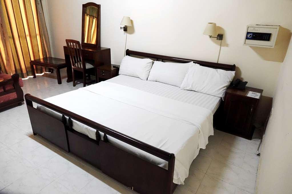 Wusum Hotel Makeni Room photo