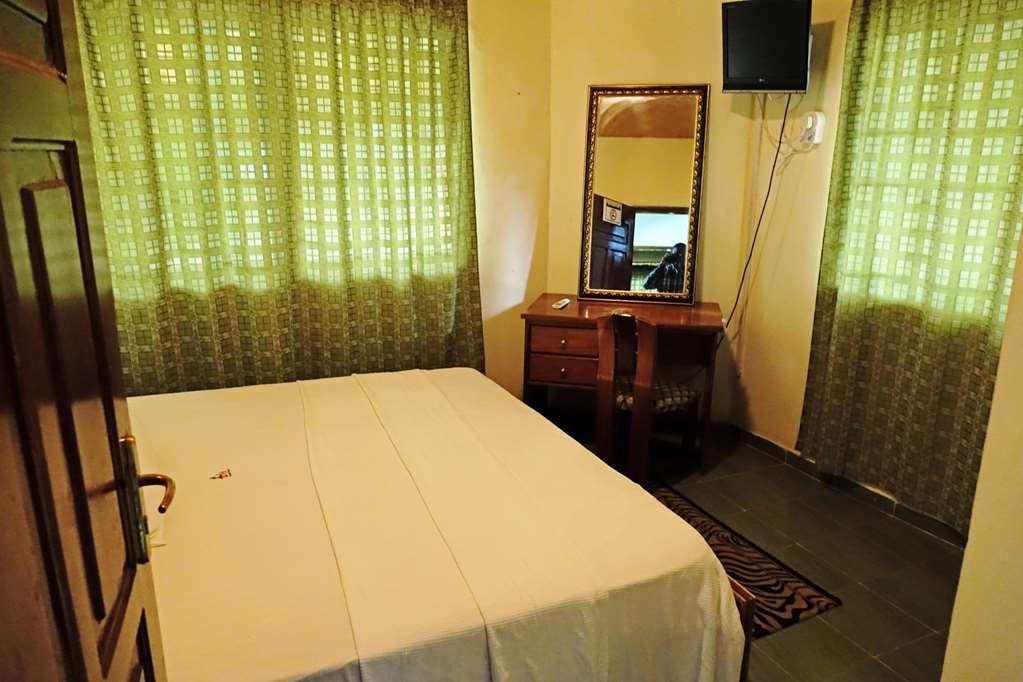 Wusum Hotel Makeni Room photo