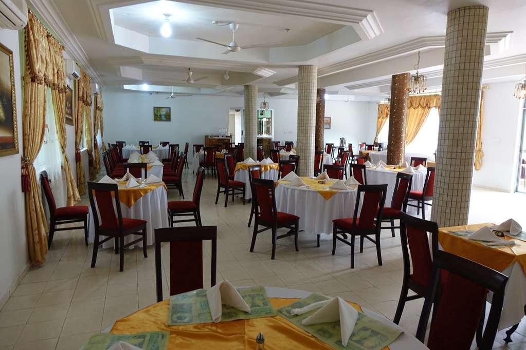 Wusum Hotel Makeni Restaurant photo